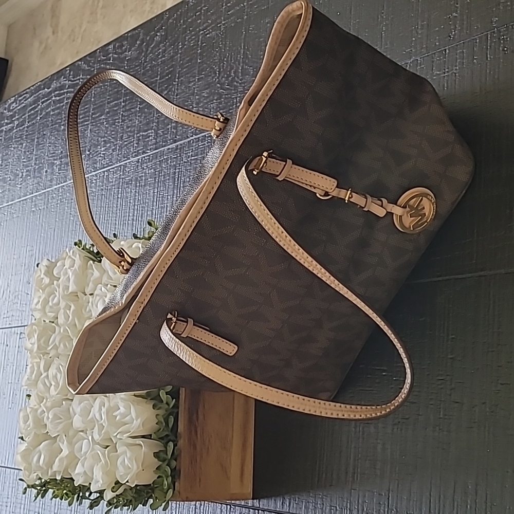 Micheal Kors Signature Tote Bag